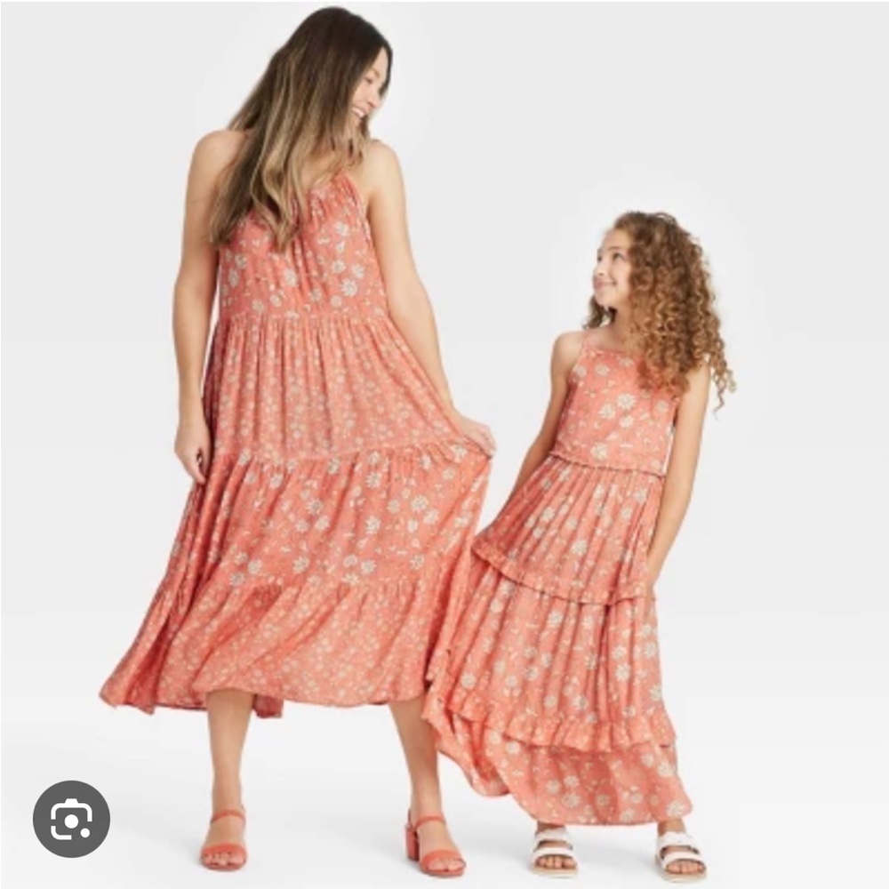 COPY - EUC Mommy and Me Peach Floral Maxi Dress Cat & Jack/ Universal Thread 4T…